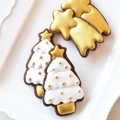 Biscotti di Natale decorati con ghiaccia reale